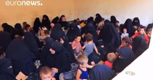 Women and children in Iraq. Screenshot of video: http://ru.euronews.com/2017/08/30/iraq-islamic-state