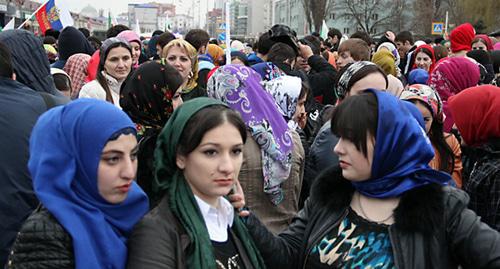 Female students at the rally in Grozny. Photo by Akhmed Aldebirov for "Caucasian Knot"