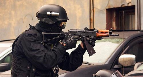 A law enforcer. Photo http://nac.gov.ru/kontrterroristicheskie-operacii/v-hode-perestrelki-na-postu-dps-v-ingushetii.html