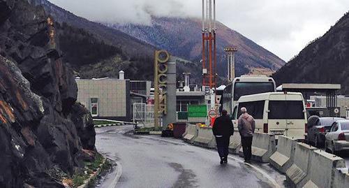 'Verkhny Lars' checkpoint at Georgia-Russia border. Photo by Akhmed Aldebirov for the Caucasian Knot. 