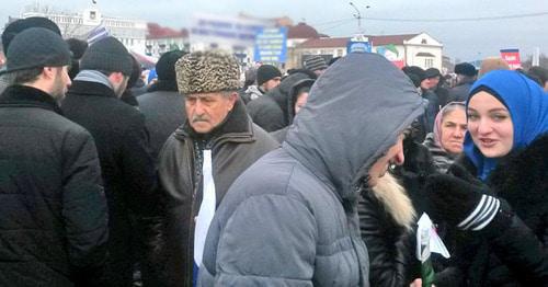 Residents of Grozny. Photo by Nikolay Petrov for the "Caucasian Knot"