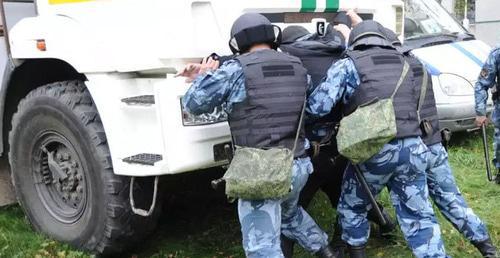 The detention by the law enforcers. Photo: press service of the National Anti-terrorism Committee http://nac.gov.ru