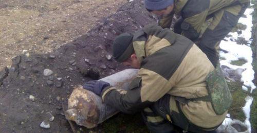 In the capital of Chechnya, experts have defused an unexploded bomb, which had been lying underground for more than 20 years. Photo by the press service of the Russian MfE for Chechnya http://95.mchs.gov.ru/pressroom/news/item/6213215/