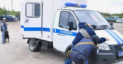The detention by the law enforcers. Photo by the press service of the  Russia's National Anti-Terrorism Committee http://nac.gov.ru/