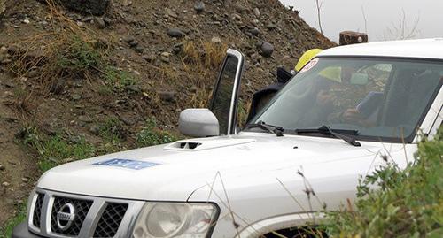 The OSCE mission car in the Karabakh conflict zone. Nagorno-Karabakh. Photo by Alvard Grigoryan for the "Caucasian Knot"
