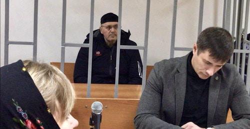 Oyub Titiev and his advocate Petr Zaikin in the courtroom. Photo by the 'Caucasian Knot' correspondent. 