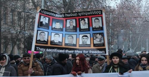 Banner with photos of the victims of demonstration dispersal in March 2008. Photo by Tigran Petrosyan for the Caucasian Knot. 