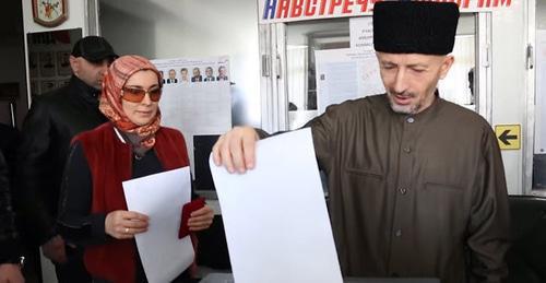 Mufti of Dagestan Ahmad Haji Afandi Abdulaev at Russian presidential election. Screenshot of the video by the user Novosti https://www.youtube.com/watch?v=4d6yablv8YQ