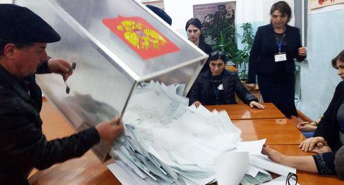 Ballot counting at polling station №1111 in Makhachkala. Photo by Murad Muradov for the Caucasian Knot. 