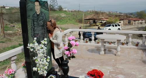Youth organizations visiting the grave of the killed soldier Rudik Movsesyan. Stepanakert. April 2, 2018. Photo by Alvard Grigoryan for the "Caucasian Knot"