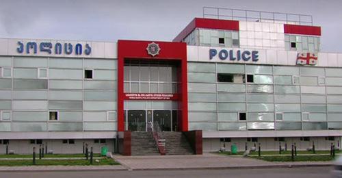 A police station. Photo: screenshot of the video on the Imedi channel https://www.imedi.ge/ge/video/23275/qronika-1700-saatze--18-aprili-2018-tseli