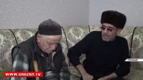 Zelimkhan Abdurakhmanov and Movldi Abdurakhmanov. Photo: screenshot of the Chechen TV broadcast https://grozny.tv/news.php?id=26500