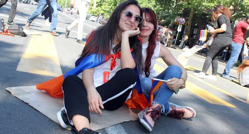 Supporters of Pashinyan in Yerevan. Photo by Tigran Petrosyan for the Caucasian Knot