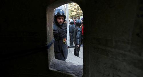 Policeman in Cairo. Photo: Reuters