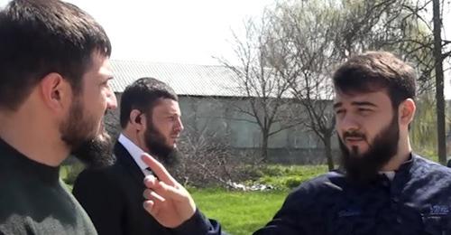 Khamzat Kadyrov (right). Screenshot from video by user prikolno 95 https://www.youtube.com/watch?v=tdrRvKUjVMI