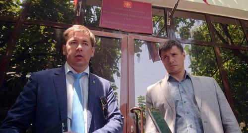 Titiev’s advocates Novikov and Zaikin at the Shali City Court. Photo is provided by HRC "Memorial".