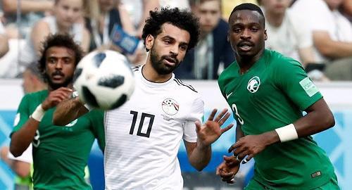 Mohamed Salah (centre), a player for the Egyptian national team, takes part in Saudi Arabia v Egypt match. Photo: REUTERS / Ueslei Marcelino