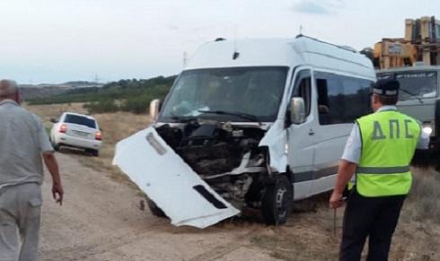 Accident on the federal highway "Kavkaz" near Izberbash. Photo: http://05.mchs.gov.ru/operationalpage/operational/item/7211611/