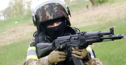 A law enforcer. Photo by the press service of the Russian National Anti-Terrorism Committee http://nac.gov.ru