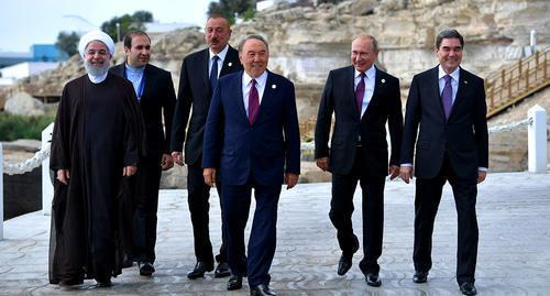 Presidents of Russia, Azerbaijan, Iran, Kazakhstan, and Turkmenistan at V Caspian summit. Photo: http://kremlin.ru/events/president/trips/58300/photos