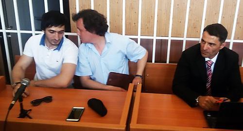 Albert Khamkhoev (left) in the court. Photo by Umar Yovloi for the Caucasian Knot 