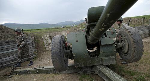 On a contact line in Nagorno-Karabakh. Photo: REUTERS/Staff