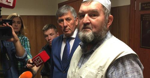 Imam Makhmud Velitov (on the right). Screenshot of the video by the user БИЗНЕС Online
https://www.youtube.com/watch?v=xQC_tbPJ0Vg