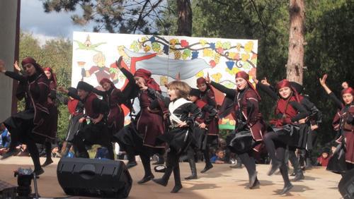 A children's ensemble at the Kostaoba festival. Photo by Beslan Kmuzov for the "Caucasian Knot"