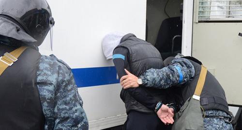 Law enforcers during detention. Photo by the press service of Russia's National Anti-Terrorism Committee http://nac.gov.ru/
