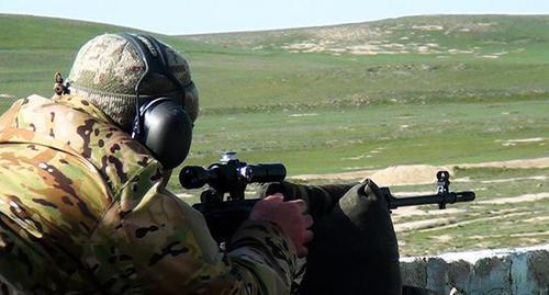 An Azerbaijani sniper. Photo by the press service of Ministry of Defence of Azerbaijan https://mod.gov.az/ru/news/provoditsya-sorevnovanie-na-zvanie-luchshij-tankovyj-ekipazh-font-color-red-video-font-22213.html