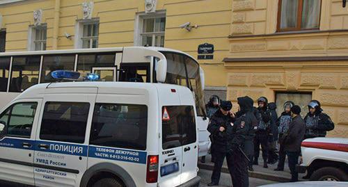 The police near the Constitutional Court in Saint Petersburg. November 27, 2018. Photo by Dinar Idrisov for the "Caucasian Knot"