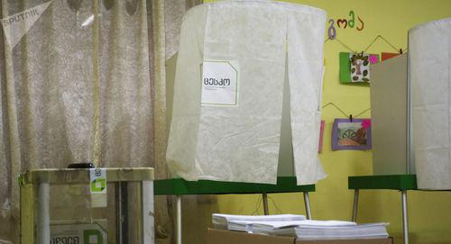 Polling booth at the presidential election in Georgia. Photo: © Sputnik / Denis Aslanov https://sputnik-georgia.ru/election-2018/20181129/243208948/Itogi-vyborov-mogut-annulirovat-na-pyati-uchastkakh-v-Gruzii.html