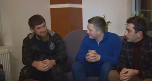Ramzan Kadyrov (on the left) at a meeting with bloggers. Screenshot of the video of the "Grozny" TV Channel https://www.youtube.com/watch?v=KZFYwp1xbpI