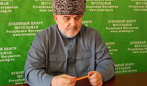 Isa Khamkhoev. Photo by the press service of the Muftiyat of Ingushetia http://muftiyatri.ru/2018/09/03/совещание-в-дцм-ри-03-09-2018-г/