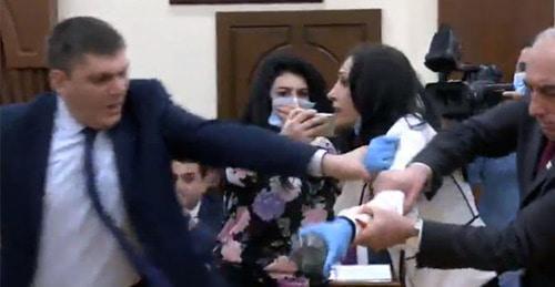 Action by 'Apricot Country' Party resulted in a brawl between members of the Council of Elders of Yerevan, February 13, 2018. Screenshot from video posted by user Factor tv https://www.youtube.com/watch?v=YWpEv1VdDQ4
