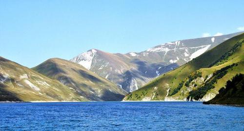 Kezenoy-Am Lake on the border of the Vedeno District of the Chechen Republic and the Botlikh District of Dagestan. Photo: Ras.sham https://ru.wikipedia.org/wiki/Кезенойам