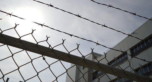 A prison mesh fencing. Photo CC0 / Pixabay