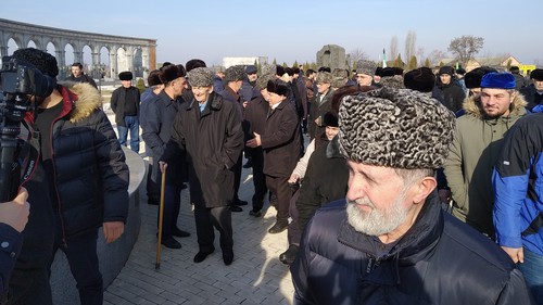People near the Memorial for the memory  of the victims of political repressions in Nazran, February 23, 2019. Photo by Umar Yovloy for the "Caucasian Knot"