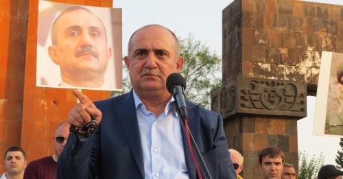 Samvel Babayan speaks in front of his supporters in Stepanakert, July 10, 2018. Photo by Alvard Grigoryan for the Caucasian Knot