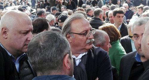 Leaders of the "United National Movement" and "European Georgia" parties who vouched for David Kirkitadze in the court. Photo by Inna Kukudzhanova for the Caucasian Knot
