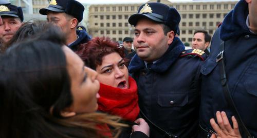Khadija Ismayilova joins protest action in Baku, March 8, 2019. Photo by Aziz Karimov for the Caucasian Knot