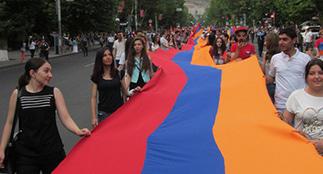 100 metre-long flag of Armenia at rally in Yerevan. Photo by Tigran Petrosyan for the Caucasian Knot