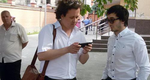 Albert Khamkhoev (on the left) with his advocate. Photo by Umar Yovloy for the "Caucasian Knot"
