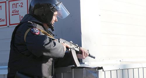 Special forces agent. Photo: NAC press service, http://nac.gov.ru/antiterroristicheskie-ucheniya/v-zavodoukovske-proshli-antiterroristicheskie.html