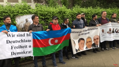 Protest rally against monument to Heydar Aliyev in Bucharest, Berlin, May 10, 2019. Screenshot from video posted at: https://youtu.be/hqhTjeK2ntM