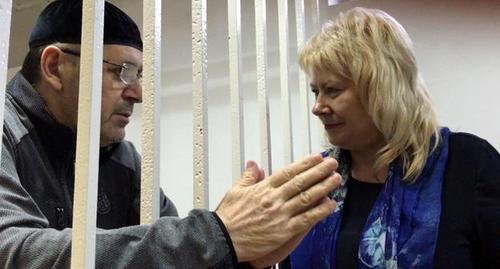 Oyub Titiev with his advocate Marina Dubrovina. Photo by the Caucasian Knot