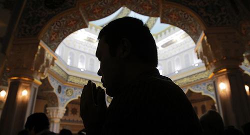 A believer in a mosque. Photo: REUTERS/Maxim Shemetov