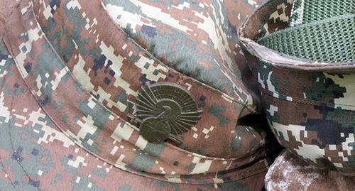 A cap badge of the Karabakh army soldier. Photo by Alvard Grigoryan for the "Caucasian Knot"