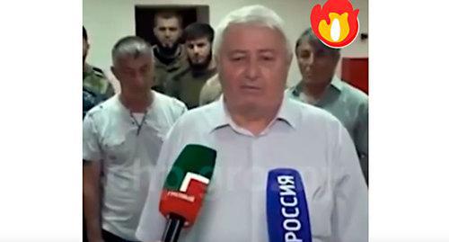 Alkhazur Barzaev, a resident of Chechnya, has renounced his son on TV. Screenshot of the video https://www.youtube.com/watch?v=zySZPAe0_cM