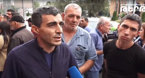 Sanitek workers hold rally in Yerevan. Screenshot from video posted at Tert.am Channel: https://www.youtube.com/watch?time_continue=344&v=unUOp2nVhK0